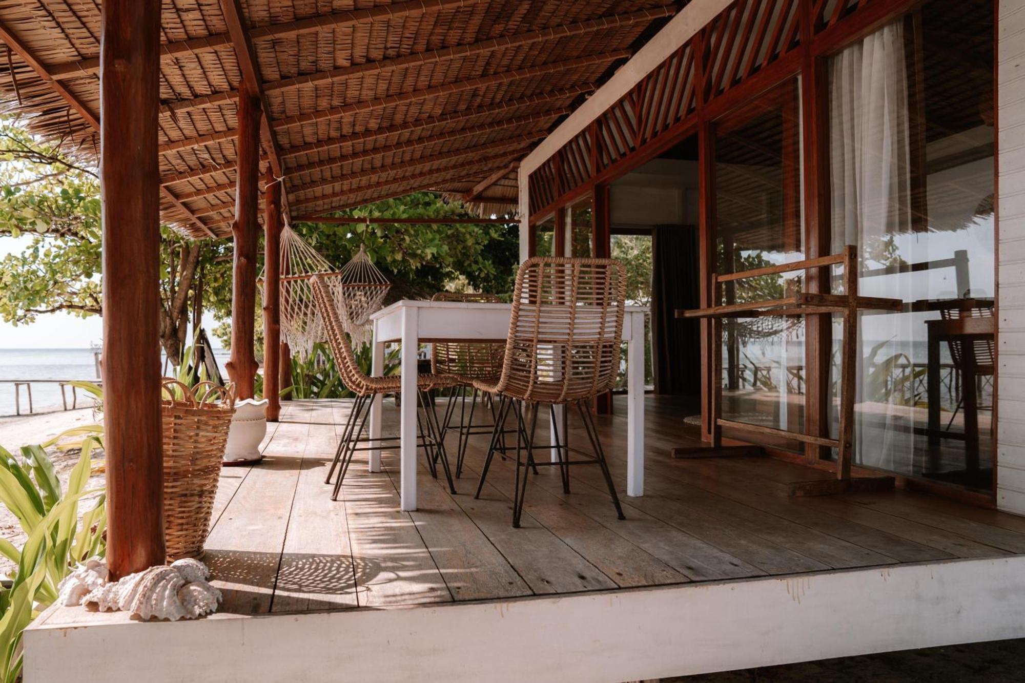 Reconnect - Private Island Resort & Dive Center Togean - Buka Buka Island Ampana Esterno foto