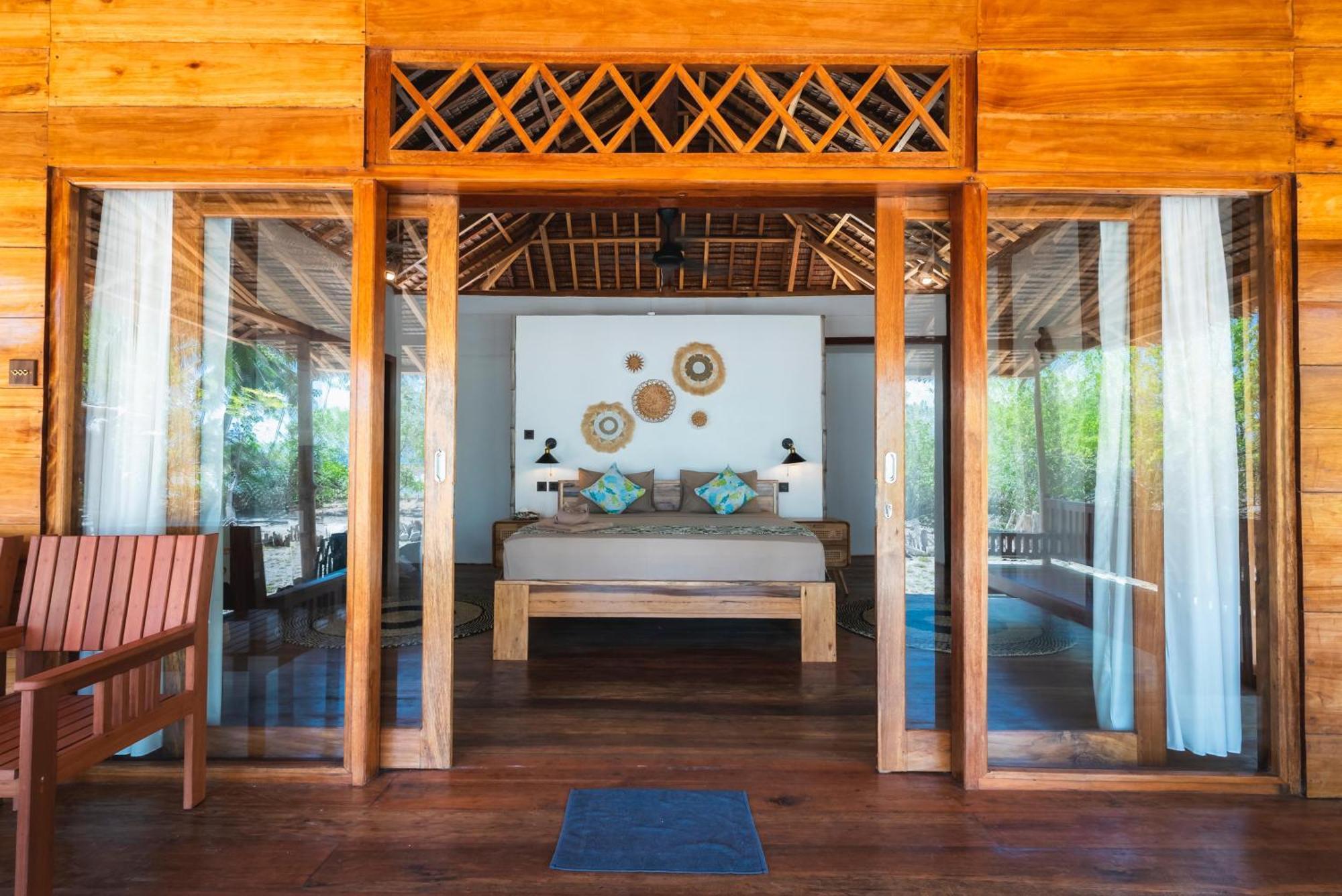 Reconnect - Private Island Resort & Dive Center Togean - Buka Buka Island Ampana Esterno foto