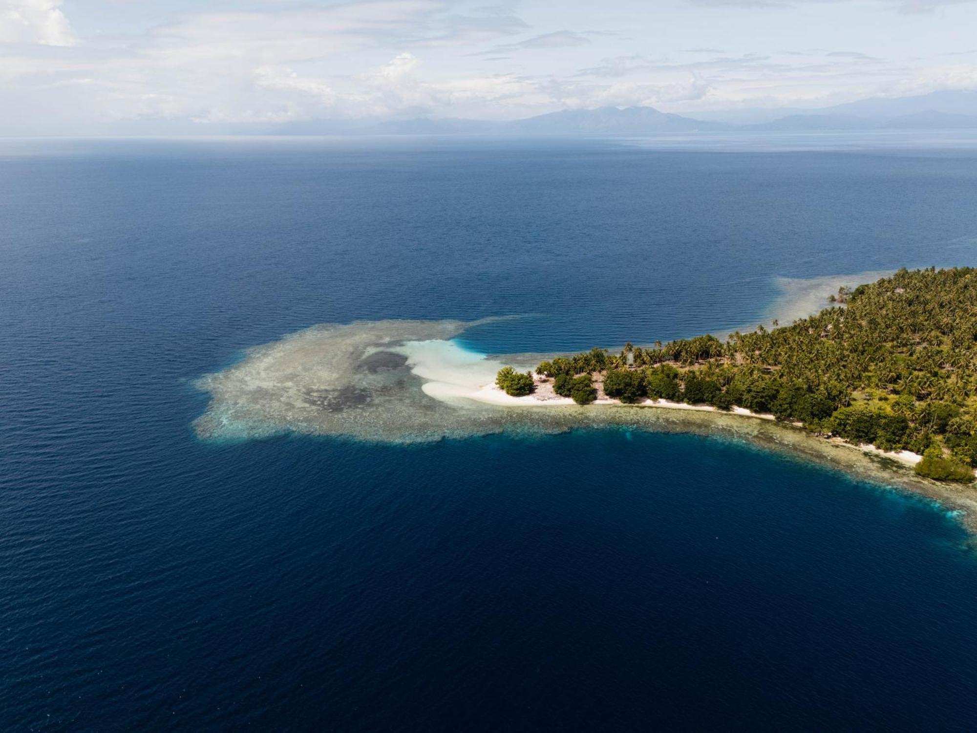 Reconnect - Private Island Resort & Dive Center Togean - Buka Buka Island Ampana Esterno foto